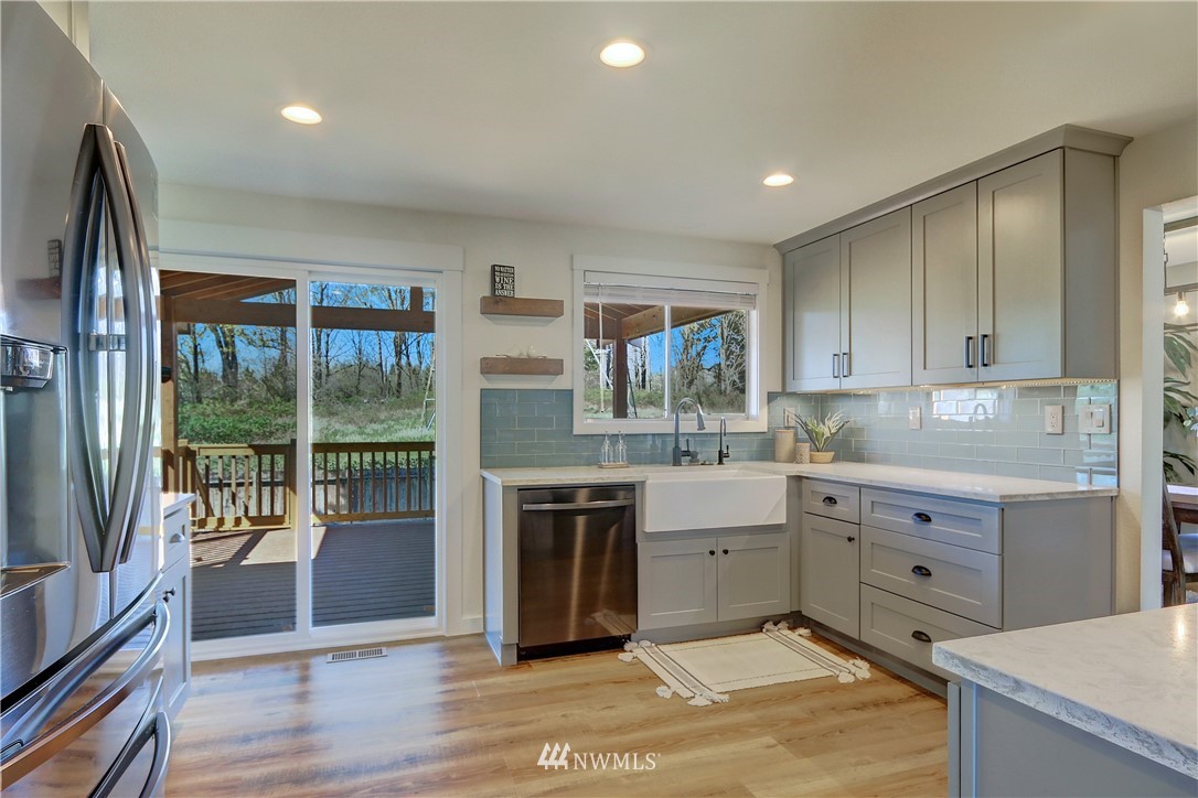1900 16th Place Southeast Renton, WA 98055 - Photo 9 of 32 Gallery Image 9