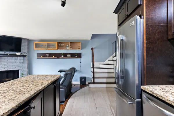 $299,000 | 11 Cour Caravelle, Unit 11, Palos Hills, IL 60465