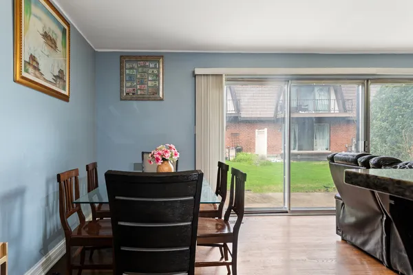 $299,000 | 11 Cour Caravelle, Unit 11, Palos Hills, IL 60465