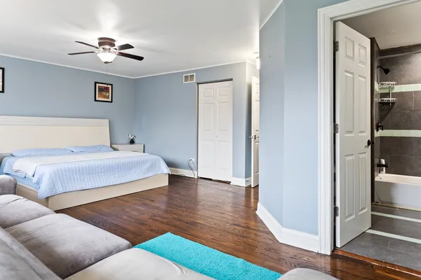 $299,000 | 11 Cour Caravelle, Unit 11, Palos Hills, IL 60465