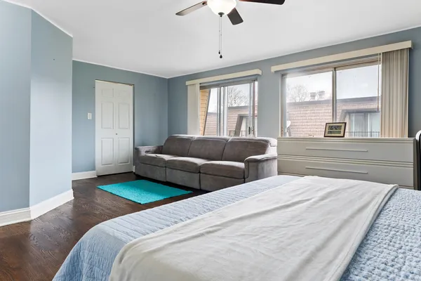 $299,000 | 11 Cour Caravelle, Unit 11, Palos Hills, IL 60465