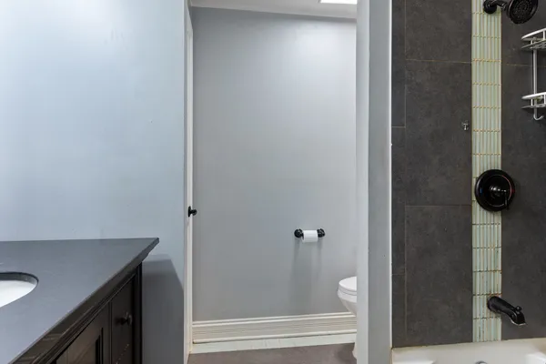 $299,000 | 11 Cour Caravelle, Unit 11, Palos Hills, IL 60465