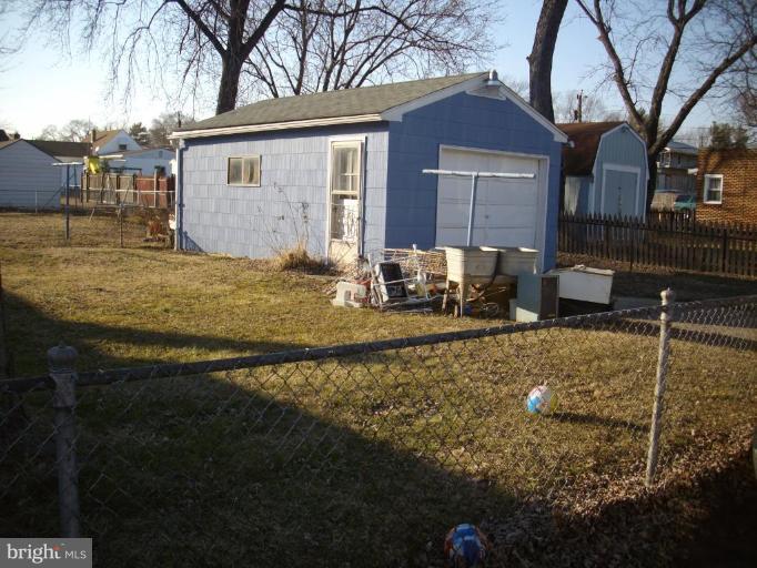 400 Cresswell Road Brooklyn, MD 21225 - Photo 2 of 4 Garage 1