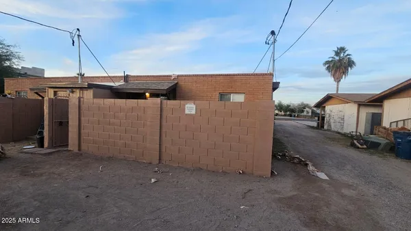 $995 | 1461 East Southern Avenue, Unit 3, Apache Junction, AZ 85119