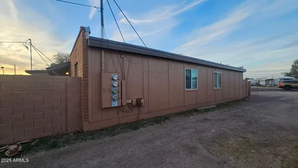 $995 | 1461 East Southern Avenue, Unit 3, Apache Junction, AZ 85119