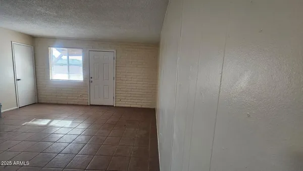 $995 | 1461 East Southern Avenue, Unit 3, Apache Junction, AZ 85119