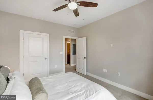 $5,975 | 1905 Richmond Highway, Unit 102, Alexandria, VA 22301