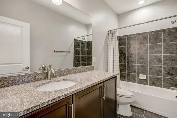 $5,975 | 1905 Richmond Highway, Unit 102, Alexandria, VA 22301