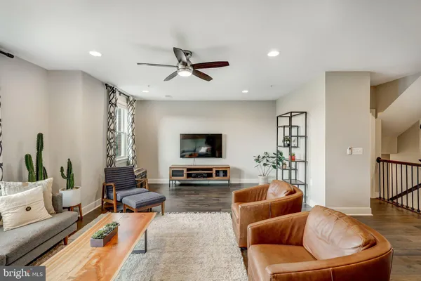 $5,975 | 1905 Richmond Highway, Unit 102, Alexandria, VA 22301