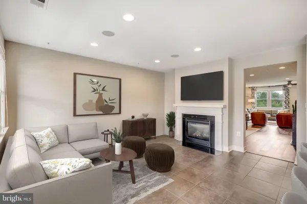 $5,975 | 1905 Richmond Highway, Unit 102, Alexandria, VA 22301