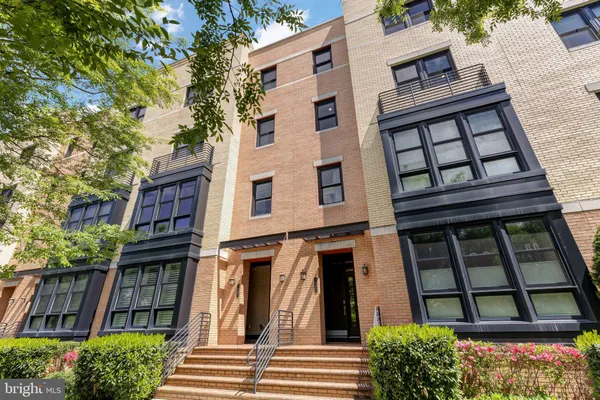 $5,975 | 1905 Richmond Highway, Unit 102, Alexandria, VA 22301
