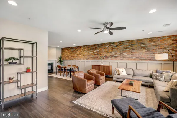 $5,975 | 1905 Richmond Highway, Unit 102, Alexandria, VA 22301