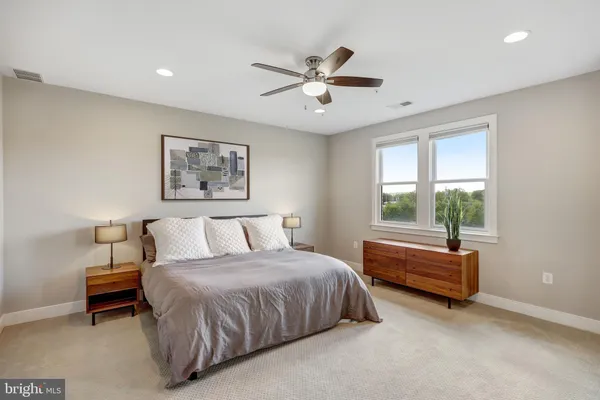 $5,975 | 1905 Richmond Highway, Unit 102, Alexandria, VA 22301
