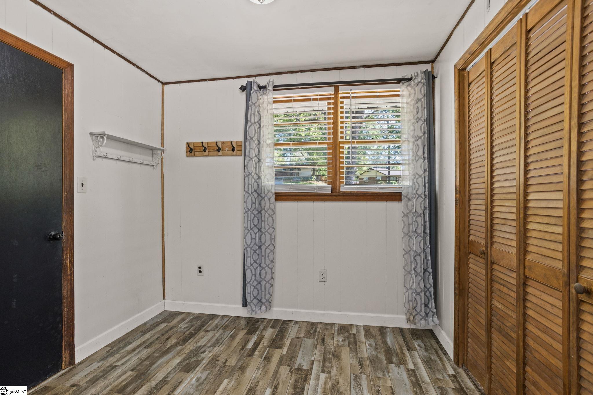 216 Robin Hood Road Taylors, SC 29687 - Photo 13 of 26