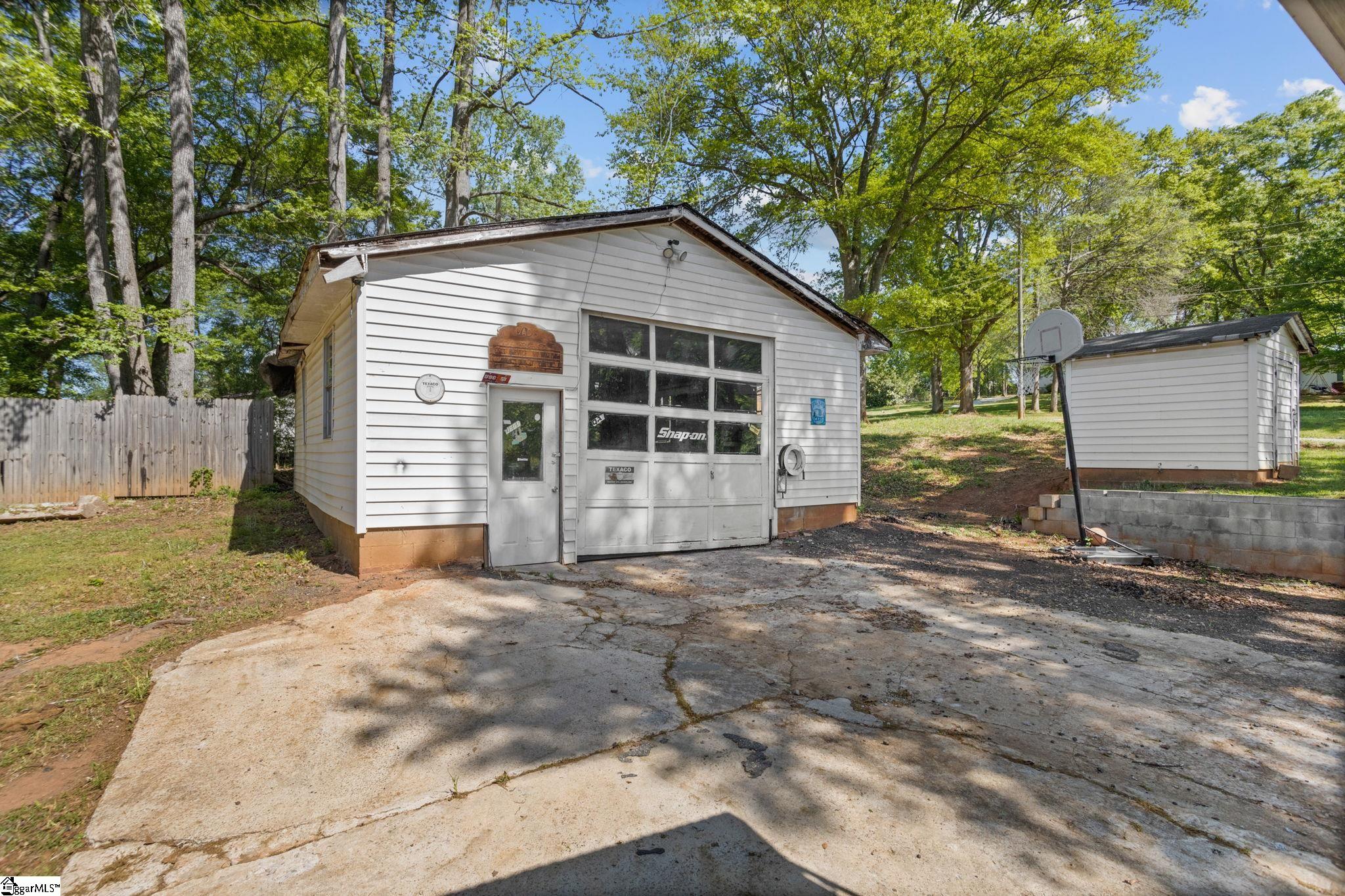 216 Robin Hood Road Taylors, SC 29687 - Photo 24 of 26