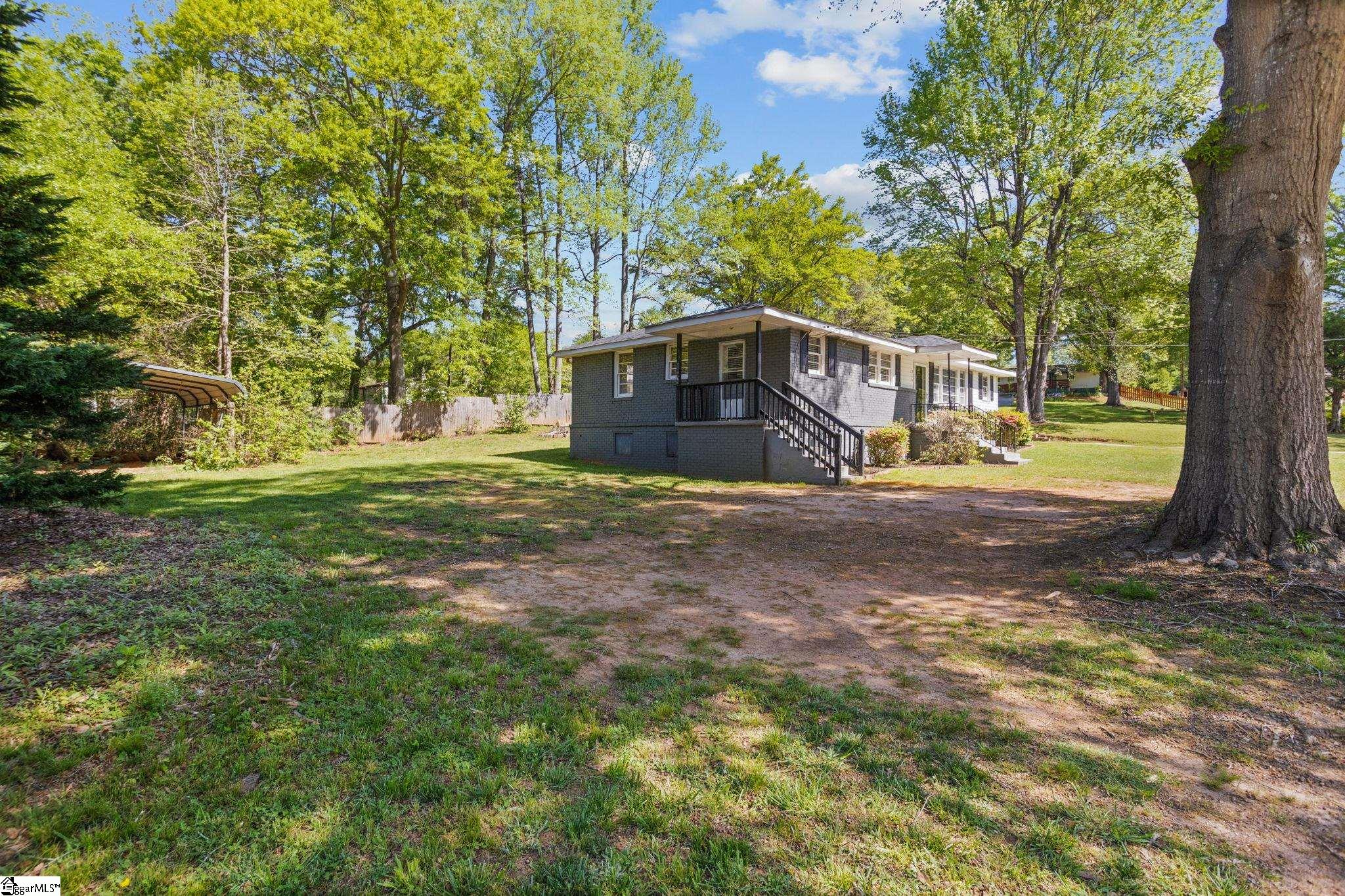 216 Robin Hood Road Taylors, SC 29687 - Photo 5 of 26