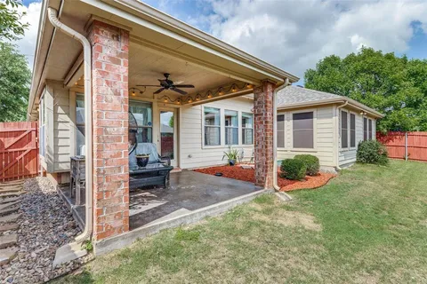 $329,000 | 633 Bent Oak Drive, Fort Worth, TX 76131