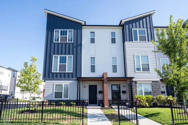 $2,000 | 2952 West New York Street, Indianapolis, IN 46222