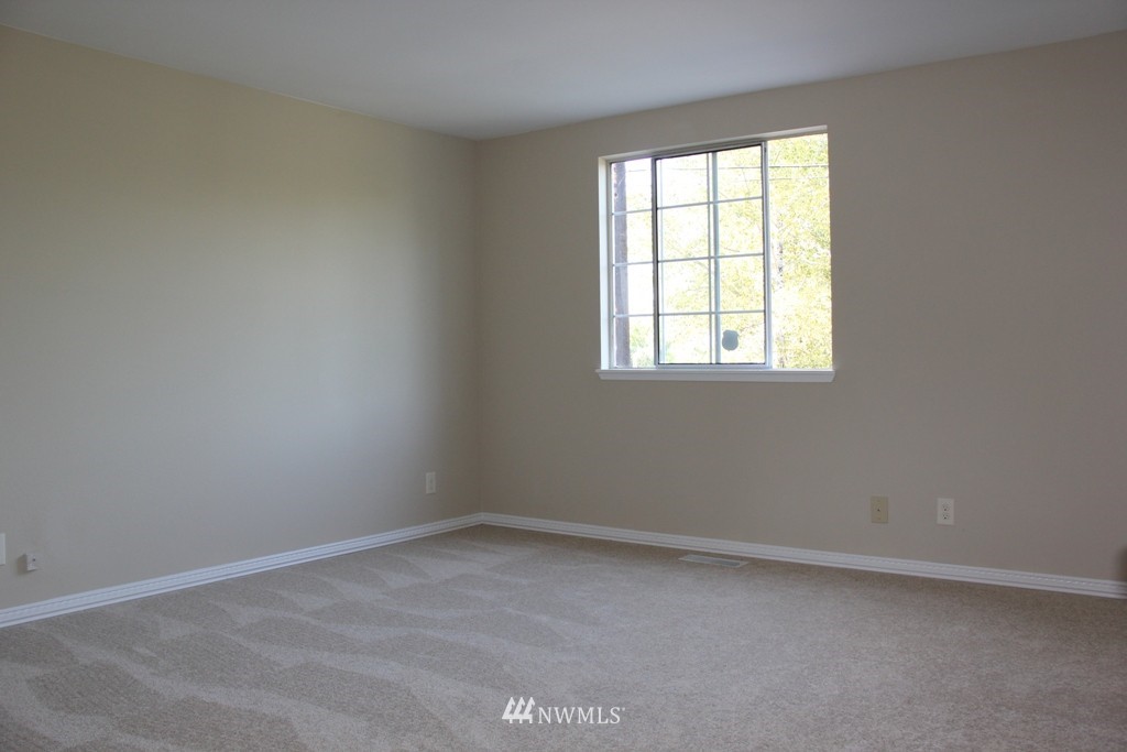 901 South 23rd Street Renton, WA 98055 - Photo 8 of 12 Gallery Image 8