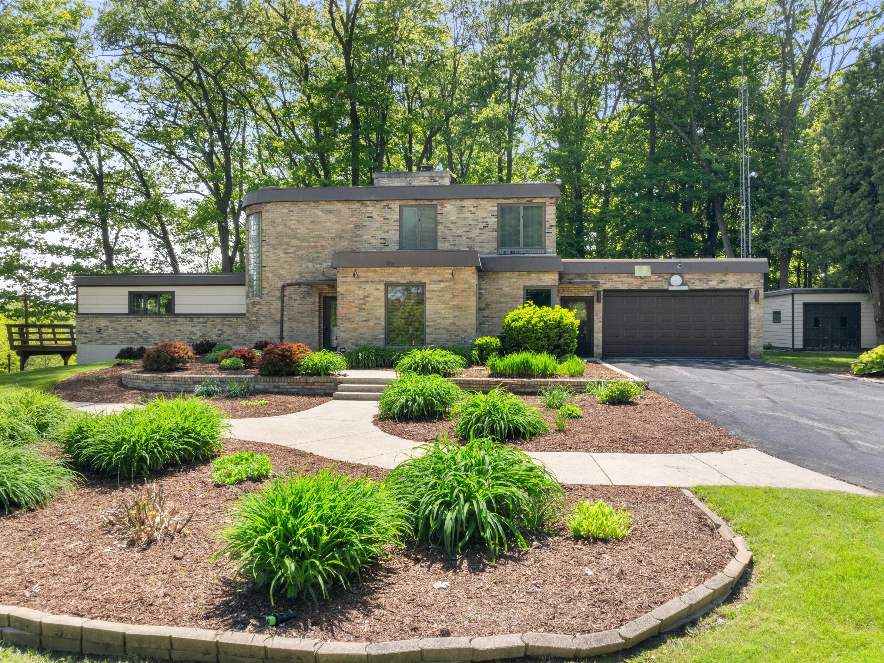 1608 North Rapids Road Manitowoc, WI 54220 - Photo 5 of 72 Front View