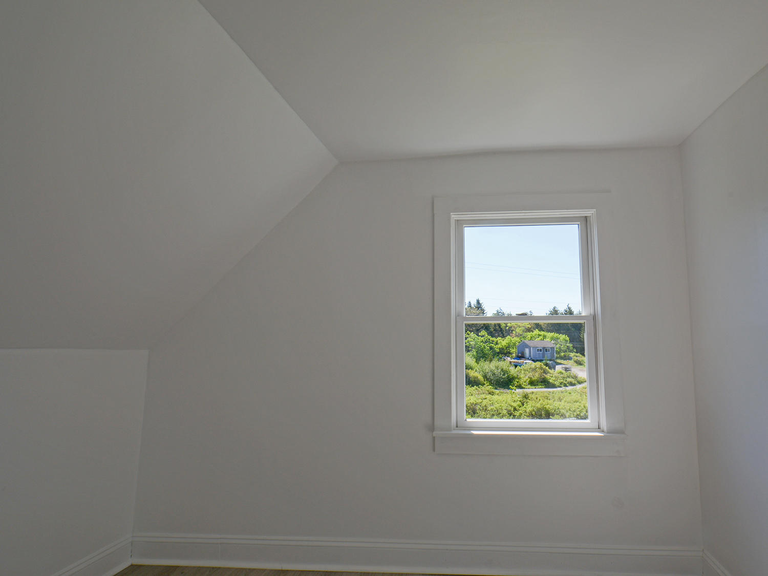 7 Turner Road Swans Island, ME 04685 - Photo 24 of 40 Upstairs small room 2