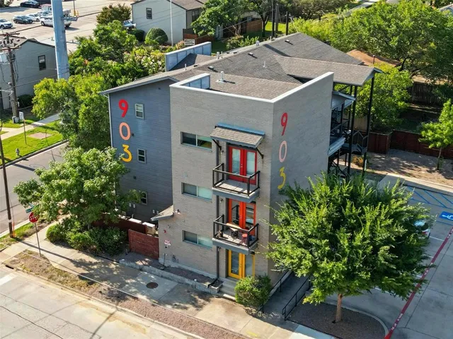 $999 | 903 Fannin Street, Unit 103, Denton, TX 76201