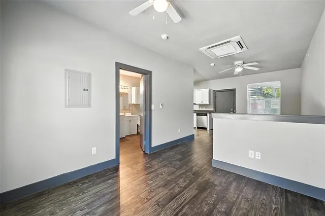 $999 | 903 Fannin Street, Unit 103, Denton, TX 76201