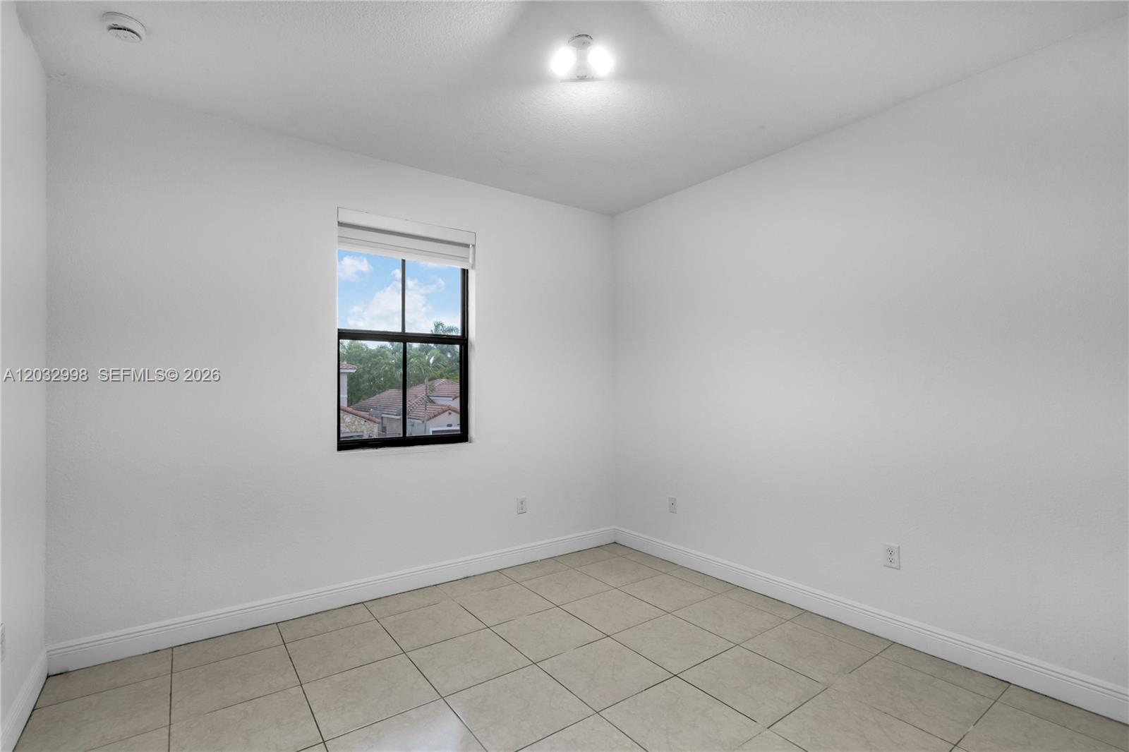 9925 Northwest 10th Street Miami, FL 33172 - Photo 28 of 51