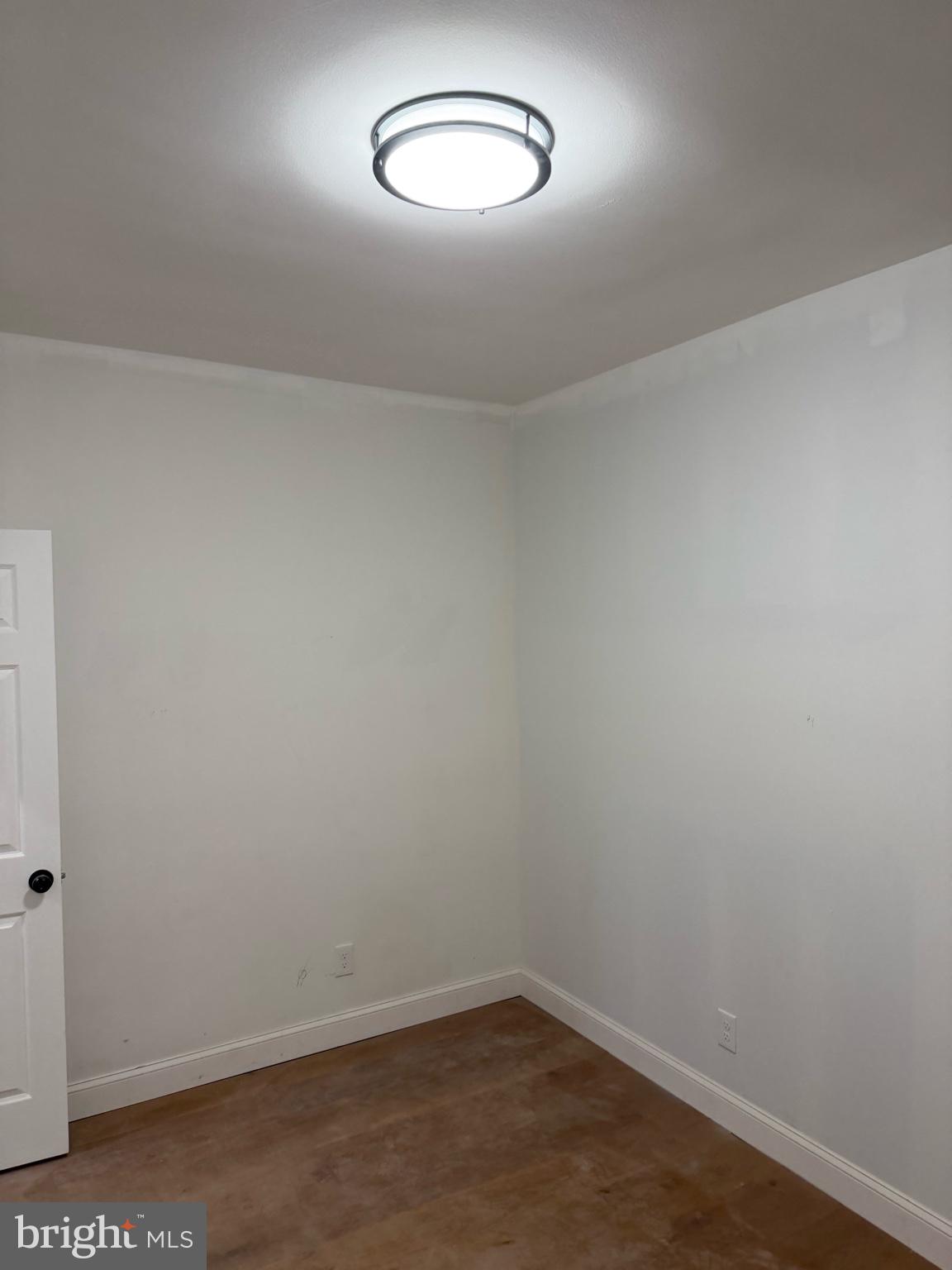 1224 Maryland Avenue Northeast, Unit 3 Washington, DC 20002 - Photo 7 of 12 an empty room with a window
