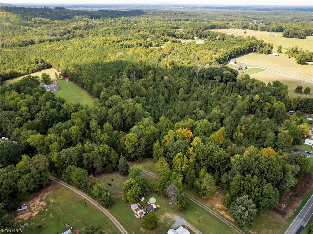 528 Stone Road Graham, NC 27253 - Photo 8 of 19 Gallery Image 8