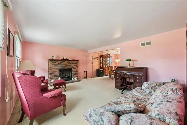 $299,900 | 339 Willow Hedge Drive, Monroeville, PA 15146