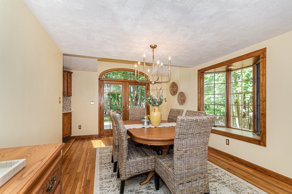 4 Gerry Road Lynnfield, MA 01940 - Photo 6 of 34 Gallery Image 6