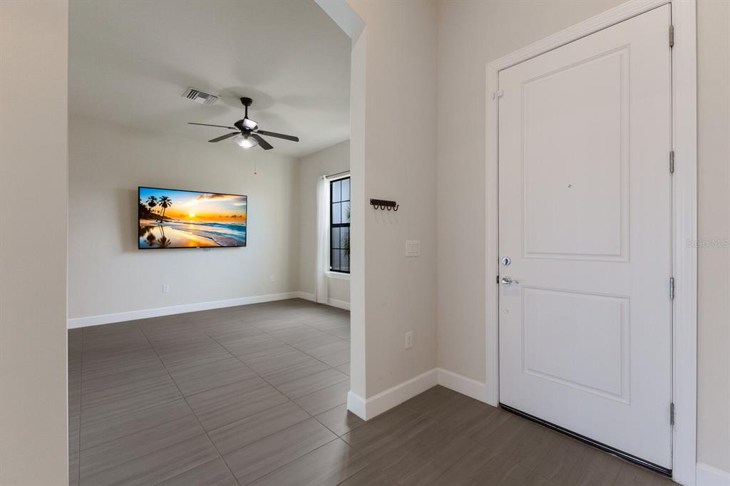 712 Sigsbee Loop Sarasota, FL 34240 - Photo 4 of 43
