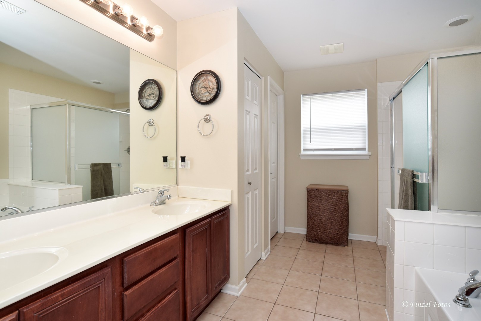 247 Pawtucket Avenue Elgin, IL 60124 - Photo 14 of 39