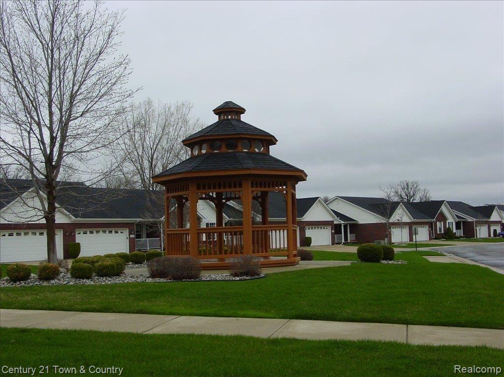 473 Victoria Lane, Unit 11 Romeo, MI 48065 - Photo 2 of 17 romeo condo 002