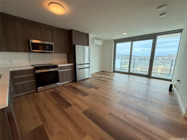 $3,800 | 1500 Rycroft Street, Unit 2607R, Honolulu, HI 96814