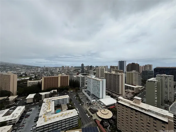 $3,800 | 1500 Rycroft Street, Unit 2607R, Honolulu, HI 96814