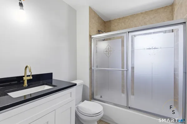 $459,900 | 137 Linnmoore Street, Hartford, CT 06114