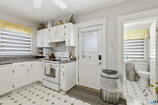 $459,900 | 137 Linnmoore Street, Hartford, CT 06114