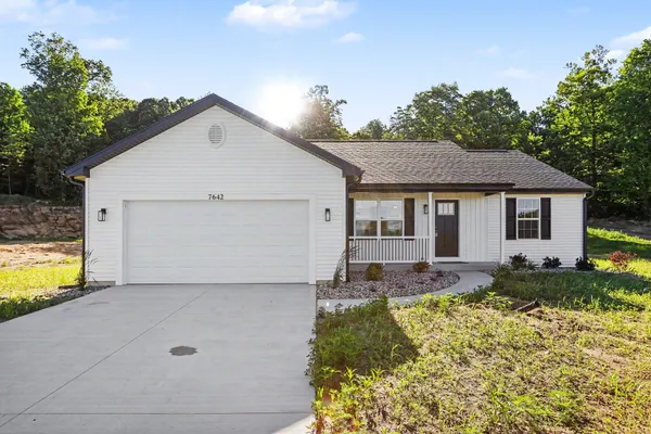 $389,900 | 7642 Cinnamon Wds Trail, Kalamazoo, MI 49004