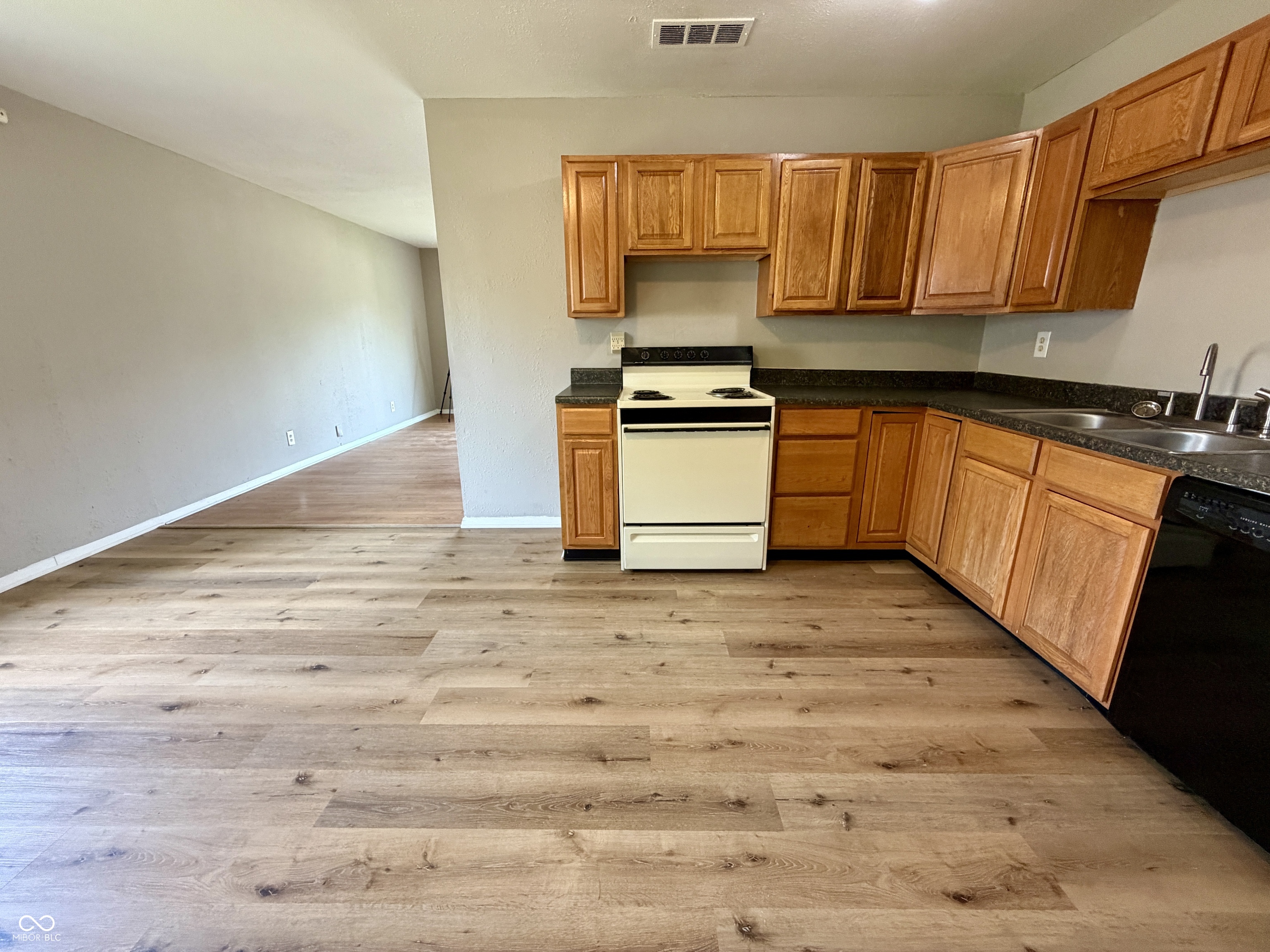 3658 Marseille Road Indianapolis, IN 46226 - Photo 12 of 28 Gallery Image 12