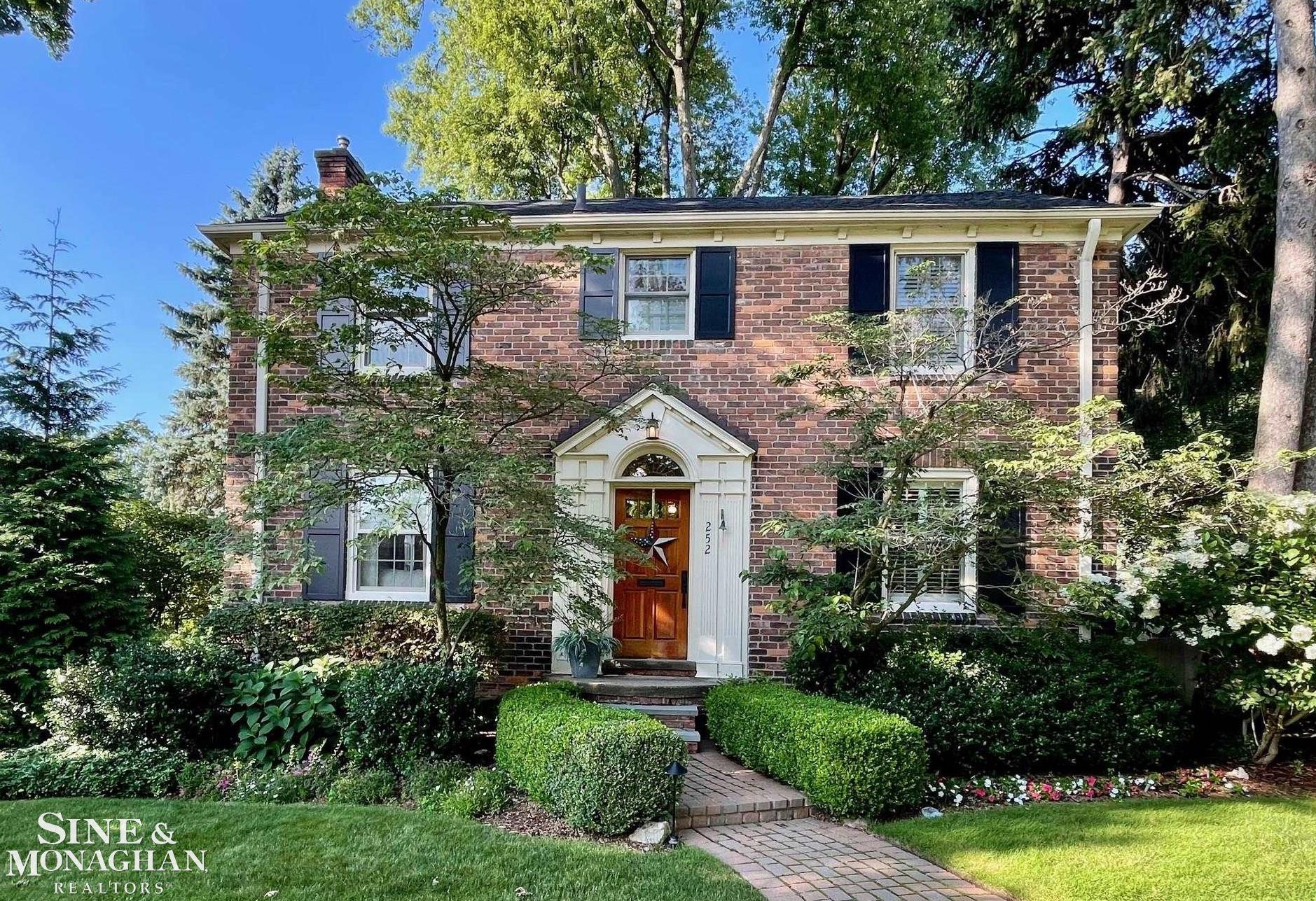 252 Moran Road Grosse Pointe Farms, MI 48236 - Photo 1 of 43