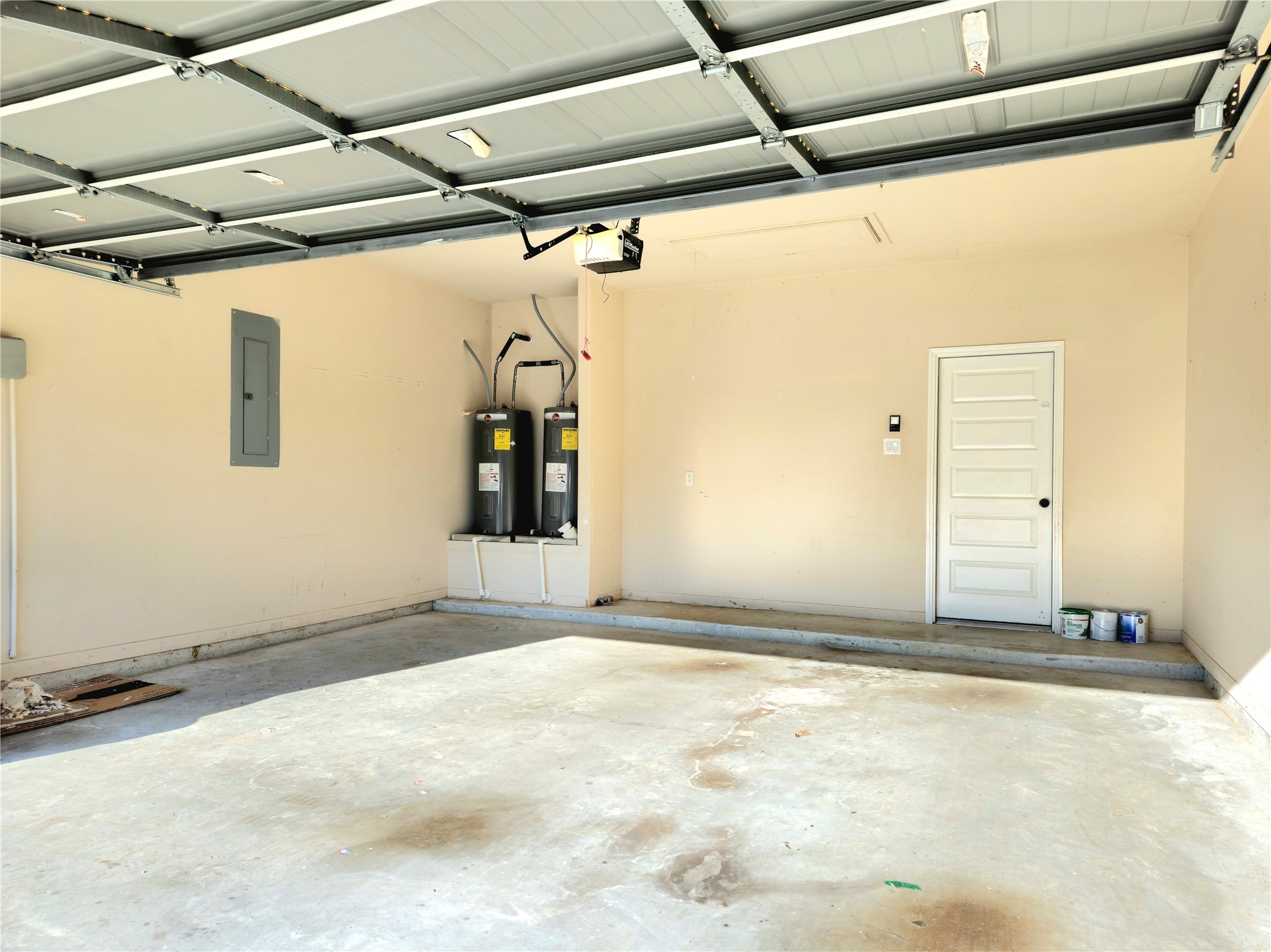 22106 Flashing Ridge Spring, TX 77389 - Photo 42 of 44 a view of a garage