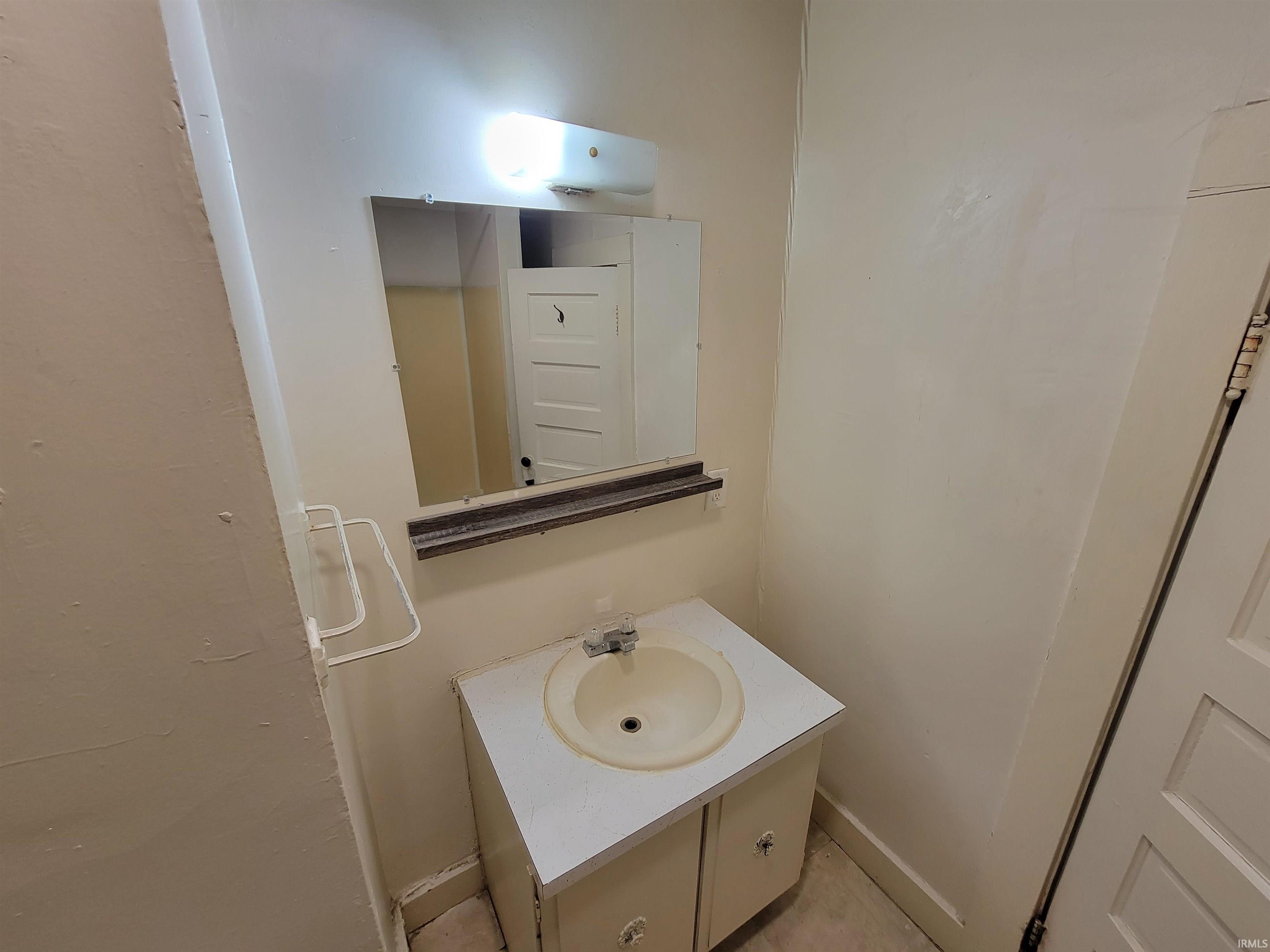 1217 Michigan Avenue Fort Wayne, IN 46802 - Photo 8 of 32