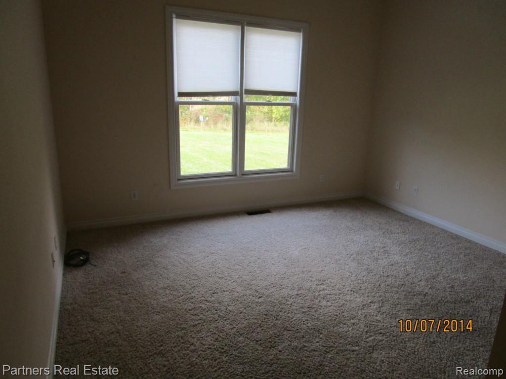 1920 South Bull Run Road Fowlerville, MI 48836 - Photo 6 of 22 IMG_1800.jpg