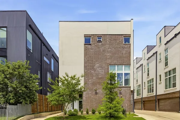 $3,495 | 2102 North Prairie Avenue, Unit 102, Dallas, TX 75204