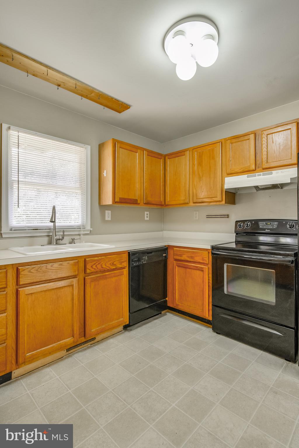 900 Brooke Road Fredericksburg, VA 22405 - Photo 6 of 30 Interior (General)
