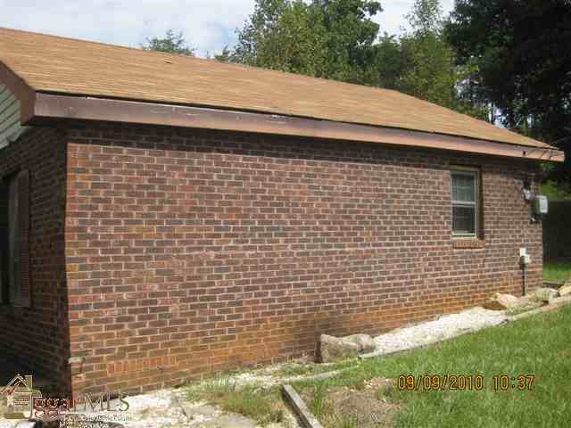 2203 Ireland Road Easley, SC 29640 - Photo 2 of 7