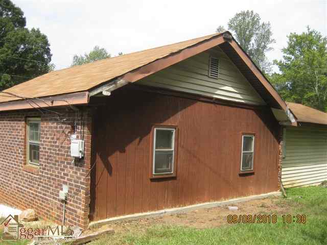 2203 Ireland Road Easley, SC 29640 - Photo 3 of 7