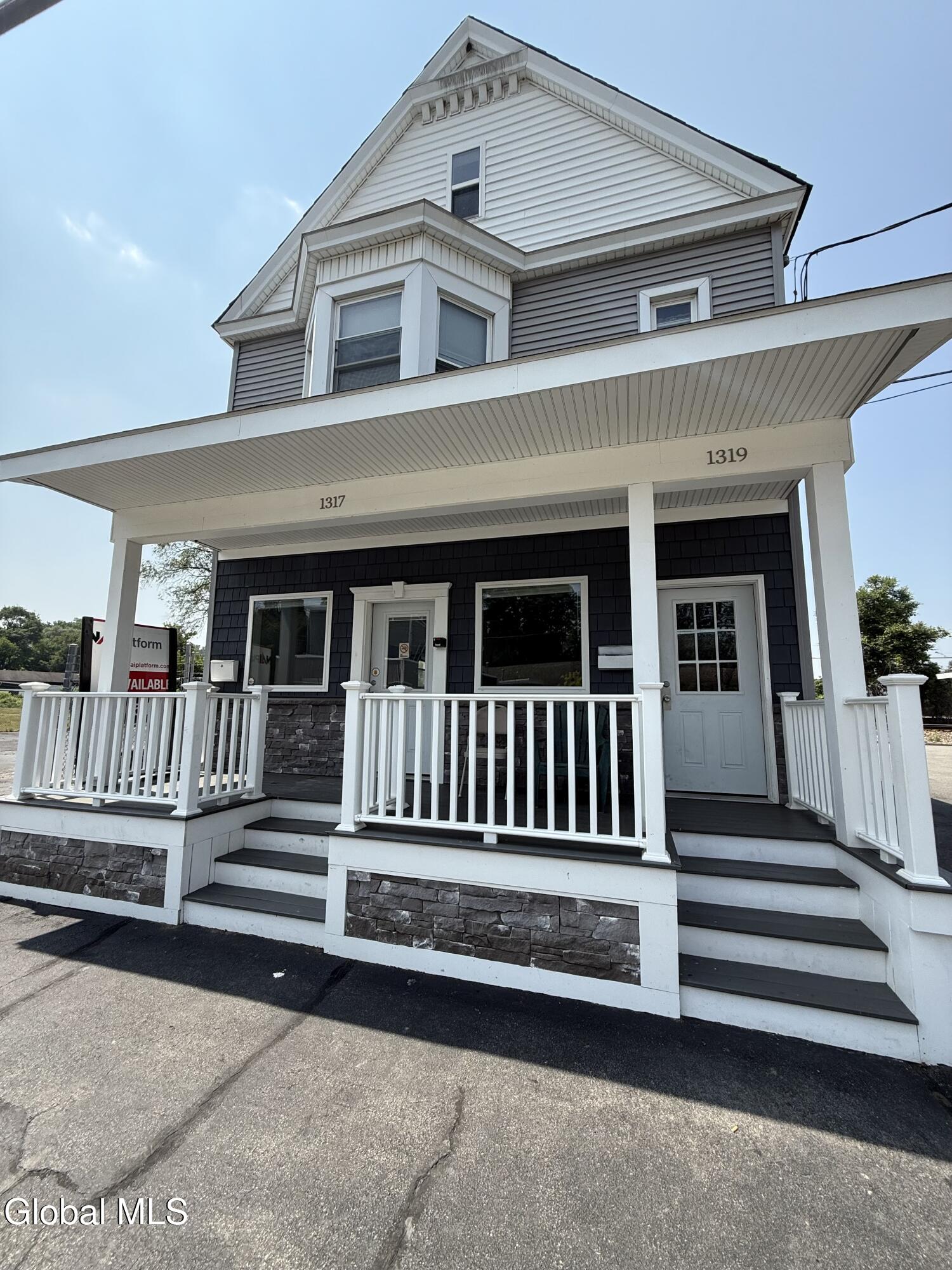 1317 Lower Broadway Schenectady, NY 12306 - Photo 1 of 12 IMG_8004